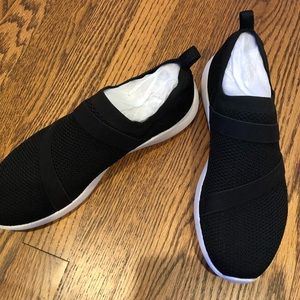 NEW Ryka women’s slide on sneakers- 8.5